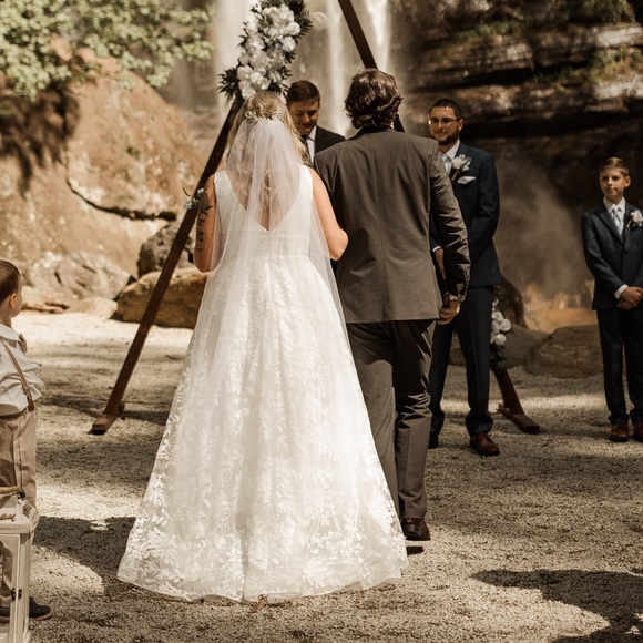 Wedding dress with pockets - Picture 4 of 6